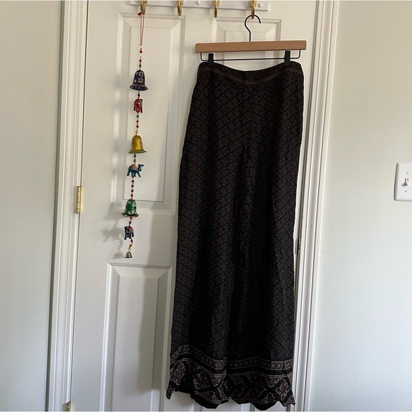 White House Black Market- Wide Leg Pants with side Zipper, size 4, size 8 - Picture 2 of 6